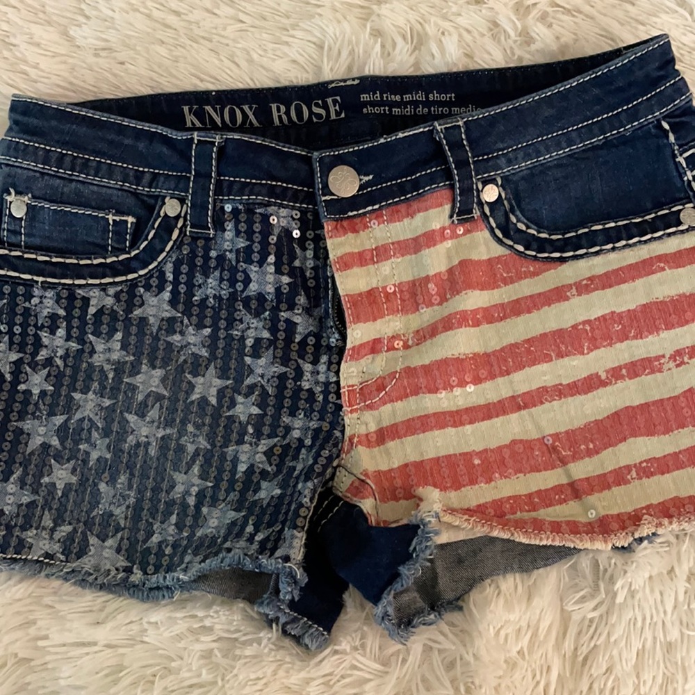 Knox Rose flag shorts